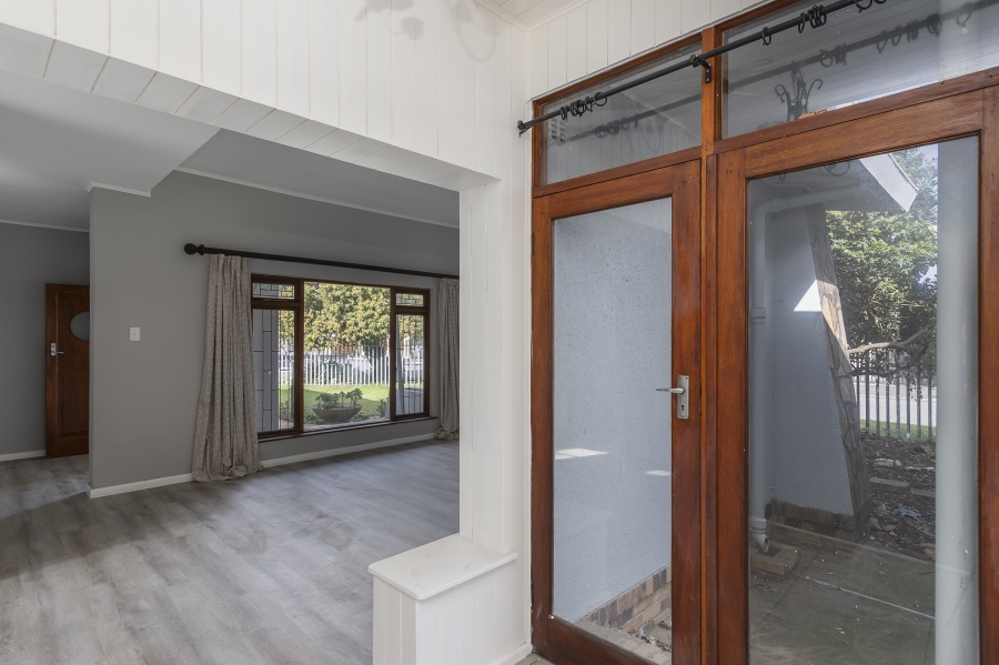 To Let 4 Bedroom Property for Rent in Lochnerhof Western Cape